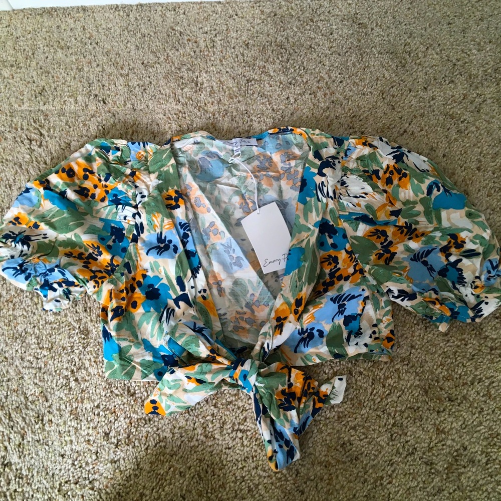 Floral wrap cropped blouse